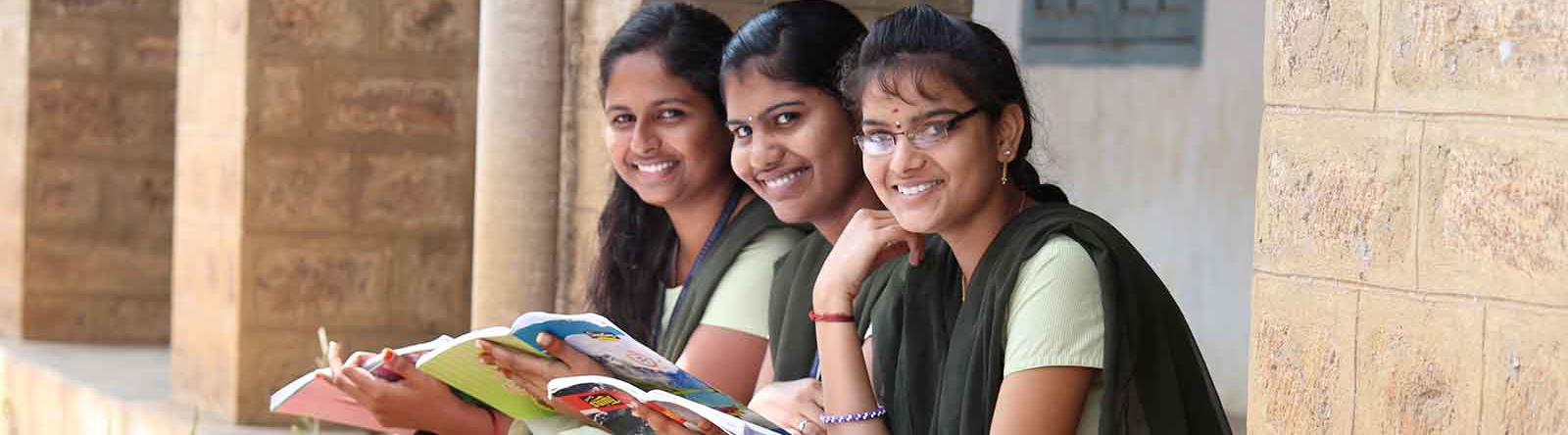 ARRANGE A TOUR TO OUR COLLEGE